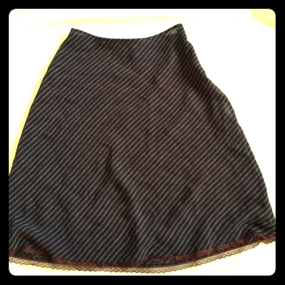NY & Co Skirt Size 4 in Good Condition